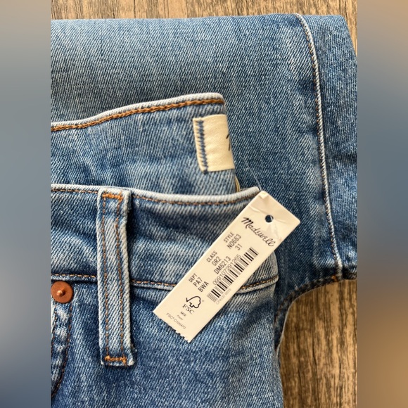 Madewell The Perfect Vintage Jean in Berdelle Wash | size 31 - Picture 8 of 8